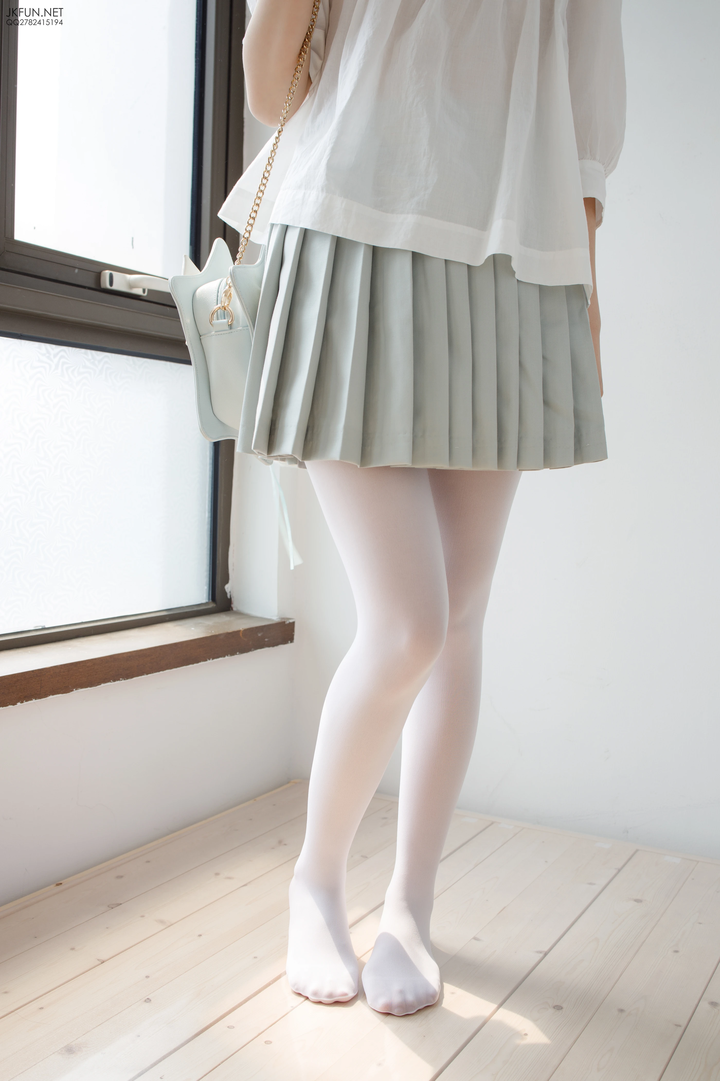 森萝财团 [JKFUN-009] 50D白丝按摩仪 [105P 1V]插图6